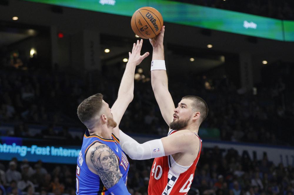 借强劲的个 借强劲的个