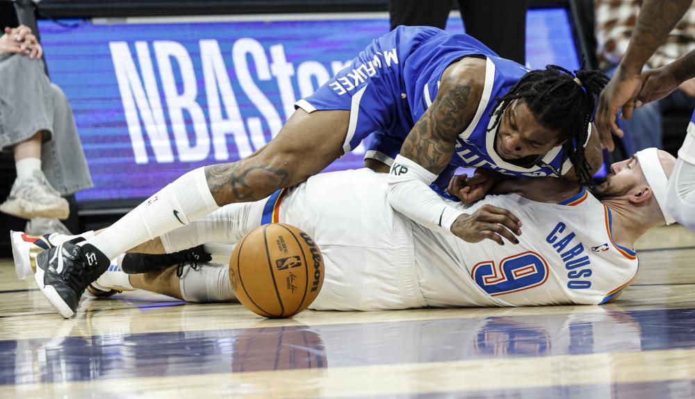 他强调了自 他强调了自